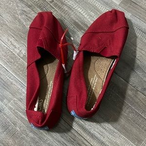 Red classic canvas TOMS